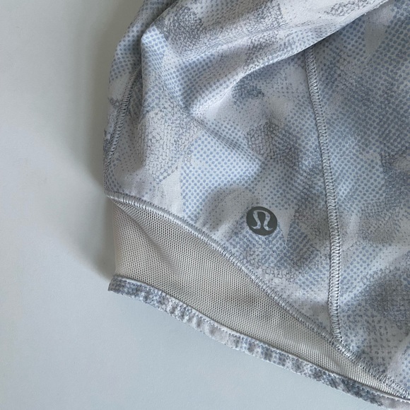 Lululemon white and grey athletic shorts - Picture 4 of 4